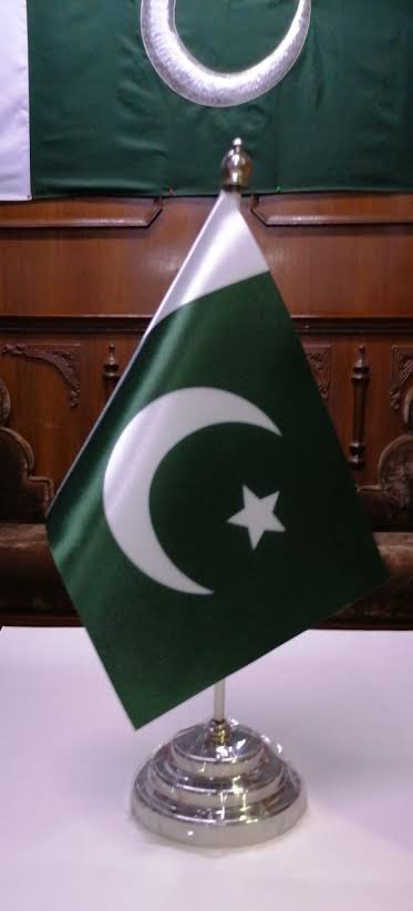 Pakistan Table Flag with Stand for Executive Office – Perfect for Offices, Schools, and Desk Organization